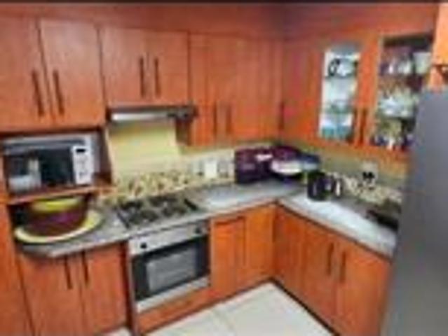 4 Bedroom House in Roodepan