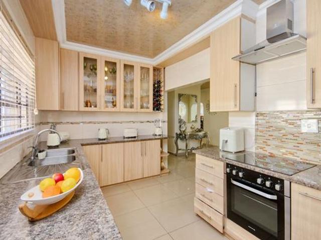4 Bedroom House in Roodepoort West