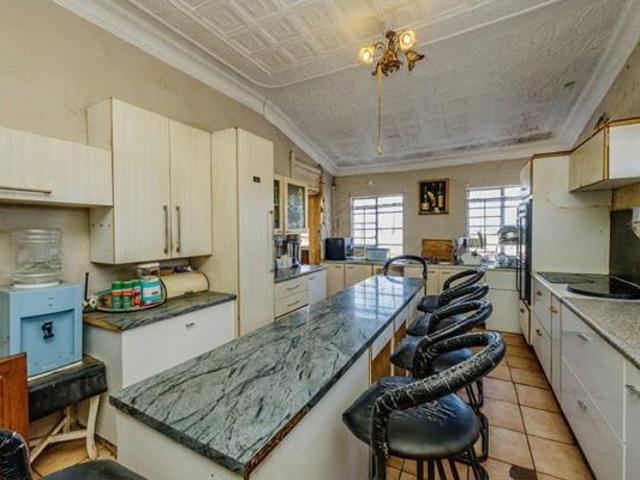 4 Bedroom House in Roodepoort North