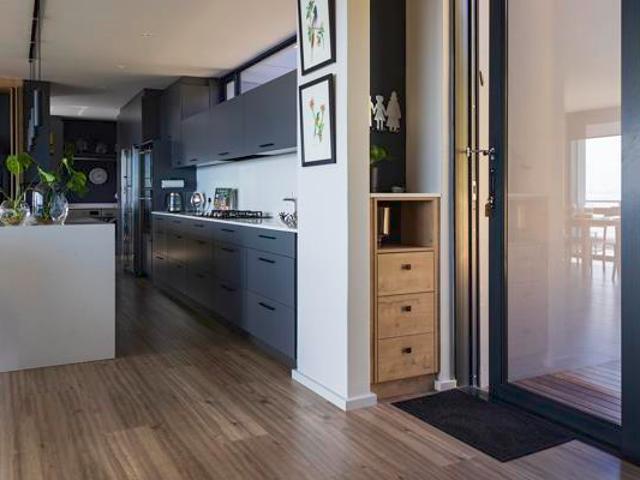4 Bedroom House in Rooi Els