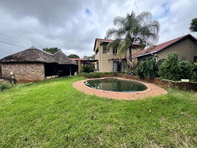 4 Bedroom House in Rooihuiskraal