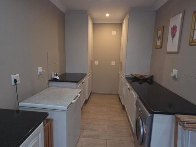 4 Bedroom House in Rooihuiskraal