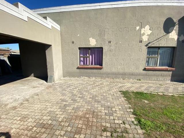 4 Bedroom House in Rosedale