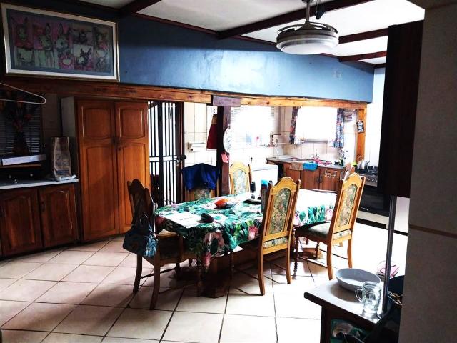 4 Bedroom House in Roseville