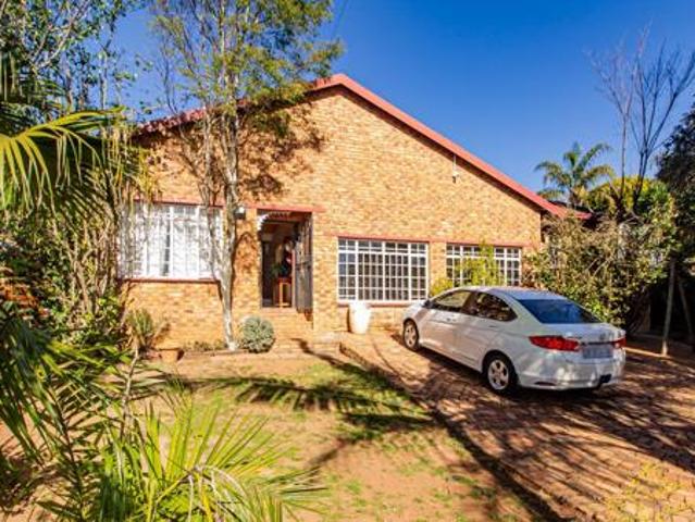 4 Bedroom House in Radiokop