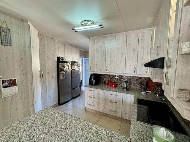4 Bedroom House in Rangeview