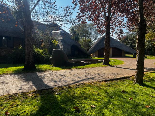 4 Bedroom House in Randjesfontein AH