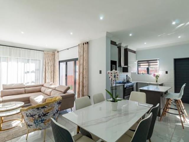 4 Bedroom House in Raslouw