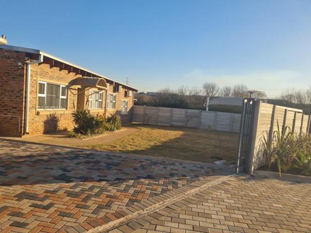4 Bedroom House in Raslouw