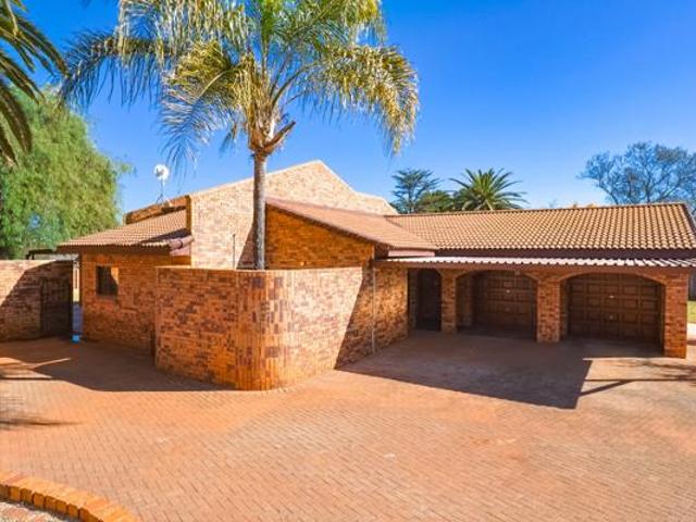 4 Bedroom House in Raslouw AH