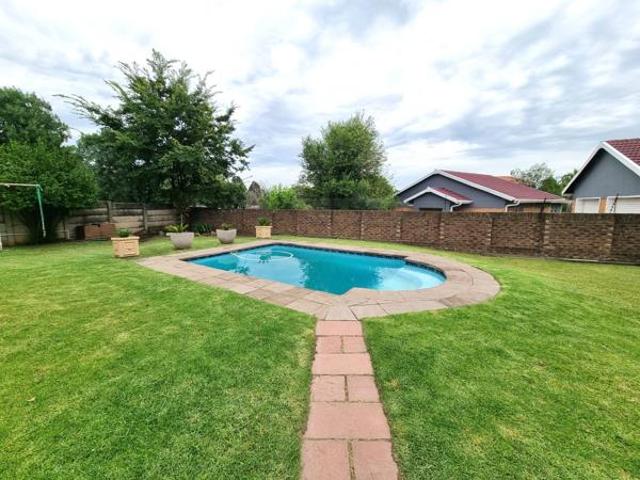 4 Bedroom House in Rensburg
