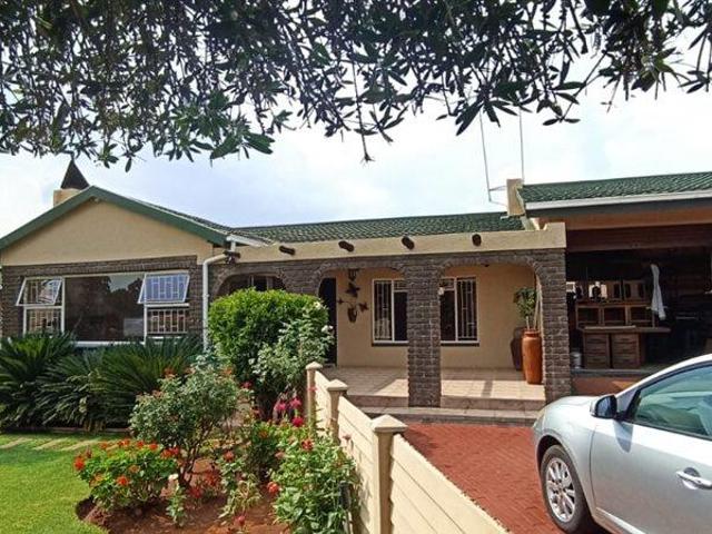 4 Bedroom House in Rensburg