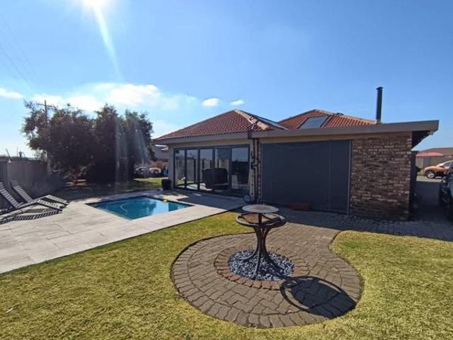 4 Bedroom House in Riversdale