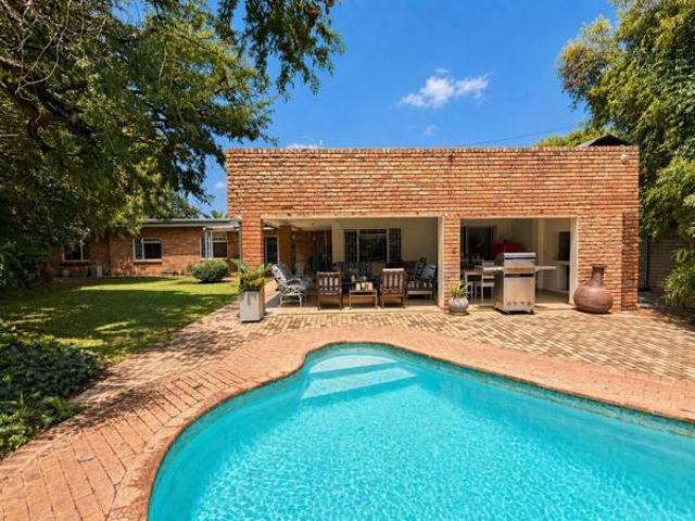 4 Bedroom House in Riviera Park