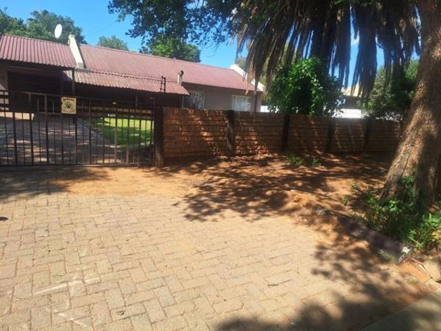 4 Bedroom House in Riebeeckstad