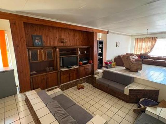 4 Bedroom House in Rietfontein