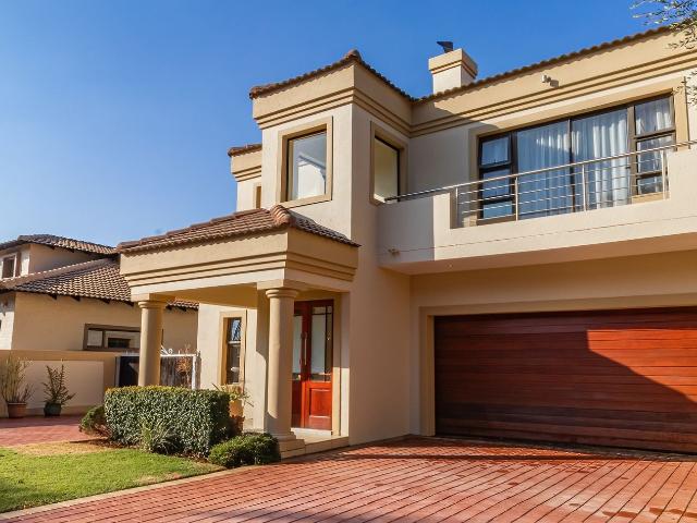 4 Bedroom House in Rietvalleirand