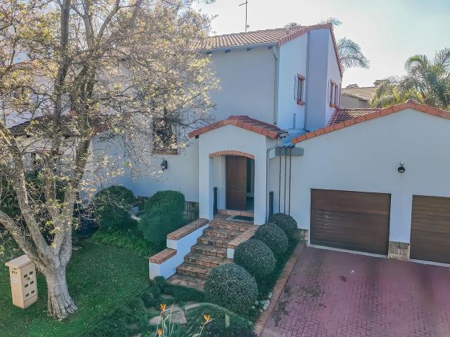 4 Bedroom House in Rietvalleirand