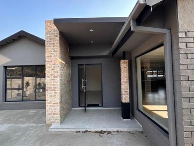 4 Bedroom House in Risiville