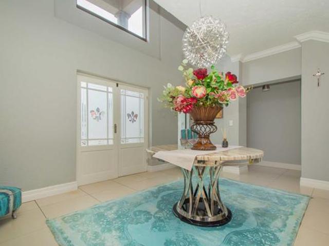4 Bedroom House in Ruimsig