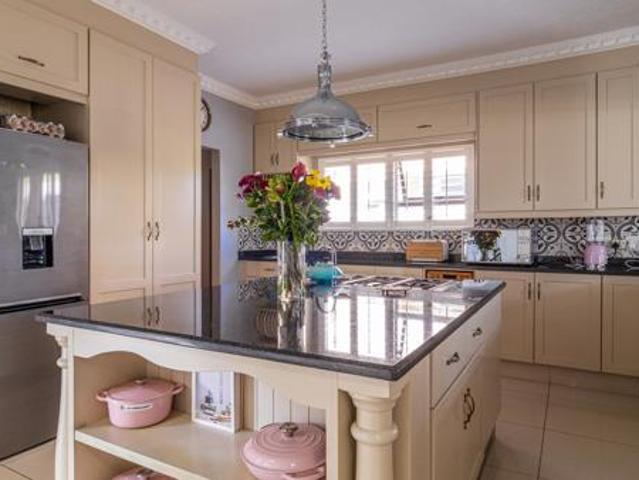4 Bedroom House in Ruimsig