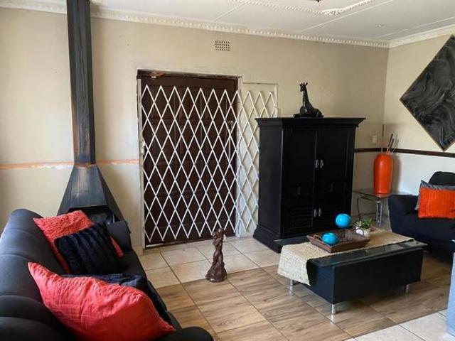 4 Bedroom House in Rustenburg North