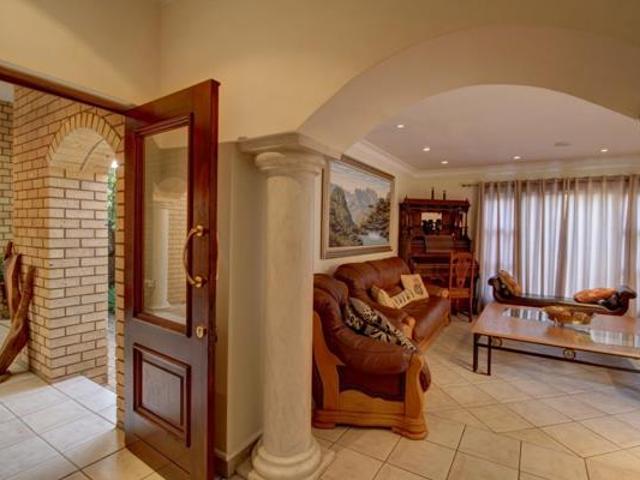 4 Bedroom House in Woodhill Golf Estate