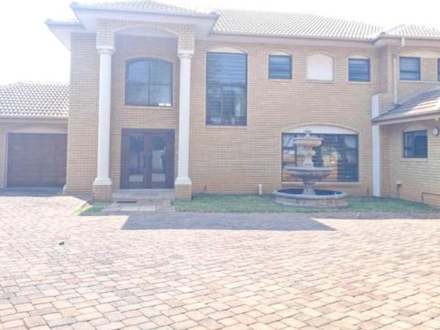 4 Bedroom House in Woodhill Golf Estate