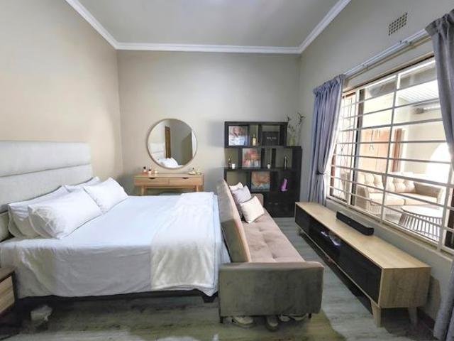 4 Bedroom House in Woodstock