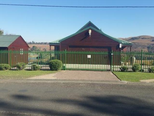 4 Bedroom House in Waterval Boven
