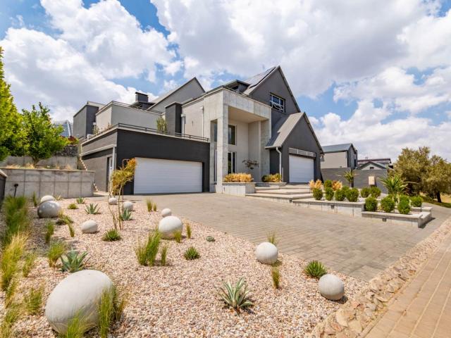 4 Bedroom House in Waterfall Country Estate