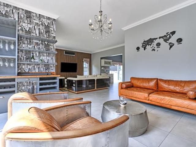 4 Bedroom House in Waterfall Country Estate