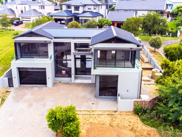 4 Bedroom House in Waterfall Country Estate