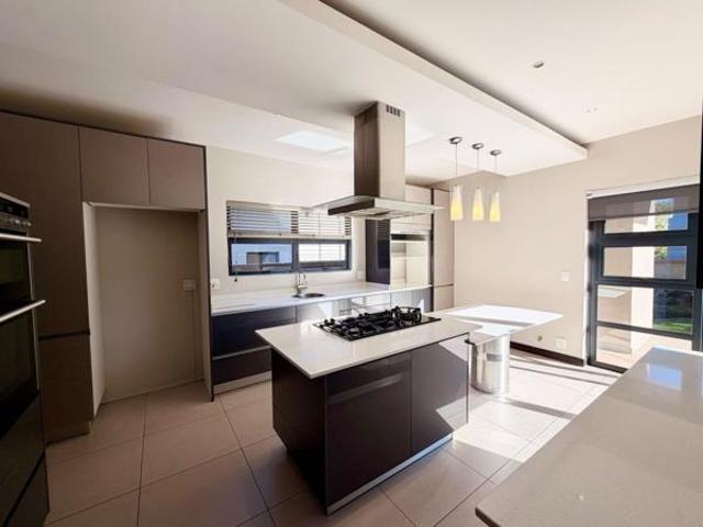 4 Bedroom House in Waterfall Country Village