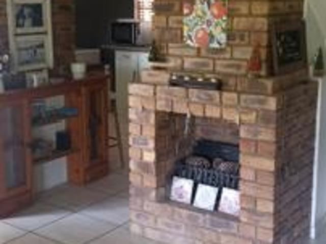 4 Bedroom House in Waterfall