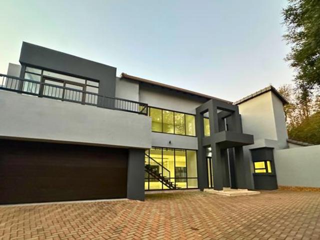 4 Bedroom House in Waterkloof
