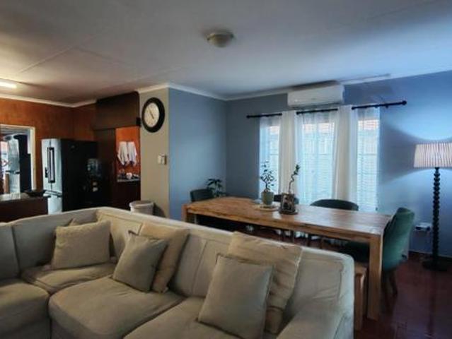 4 Bedroom House in Waterkloof