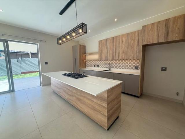 4 Bedroom House in Waterkloof