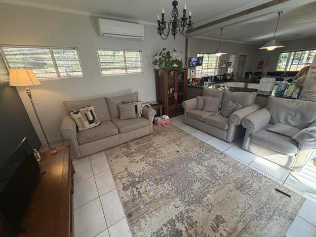 4 Bedroom House in Waterkloof