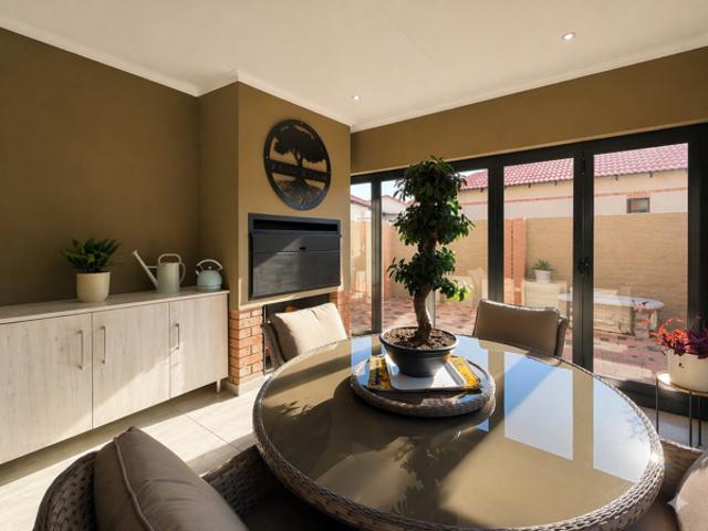 4 Bedroom House in Waterkloof East