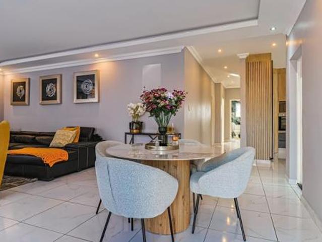 4 Bedroom House in Waterkloof East