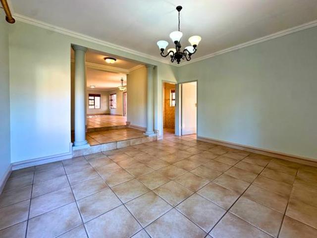 4 Bedroom House in Waterkloof Ridge