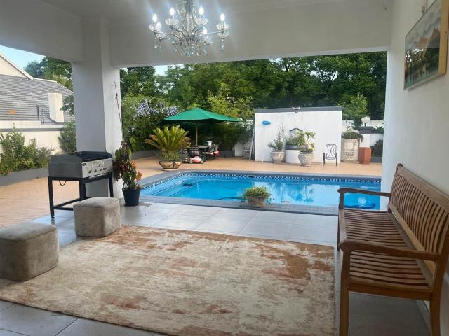4 Bedroom House in Waterkloof Ridge