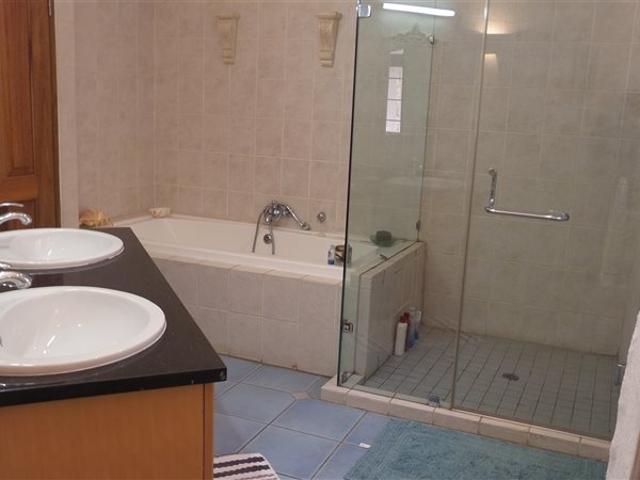 4 Bedroom House in Waterkloof Ridge