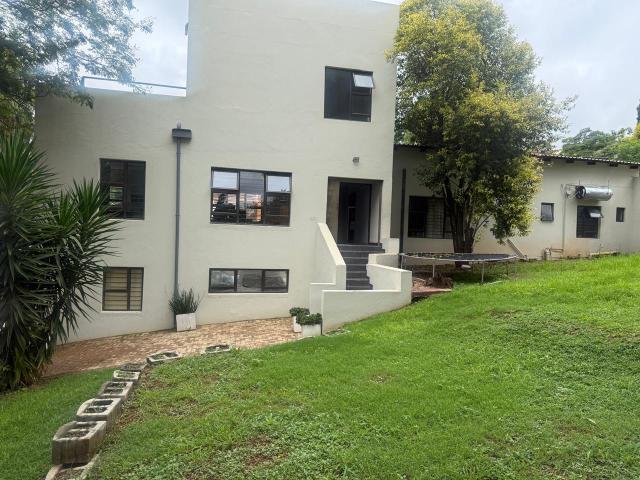 4 Bedroom House in Waterkloof Ridge