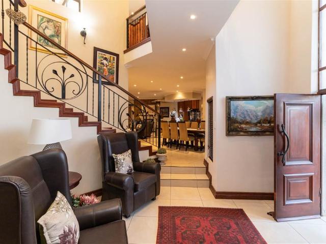 4 Bedroom House in Waterkloof Ridge