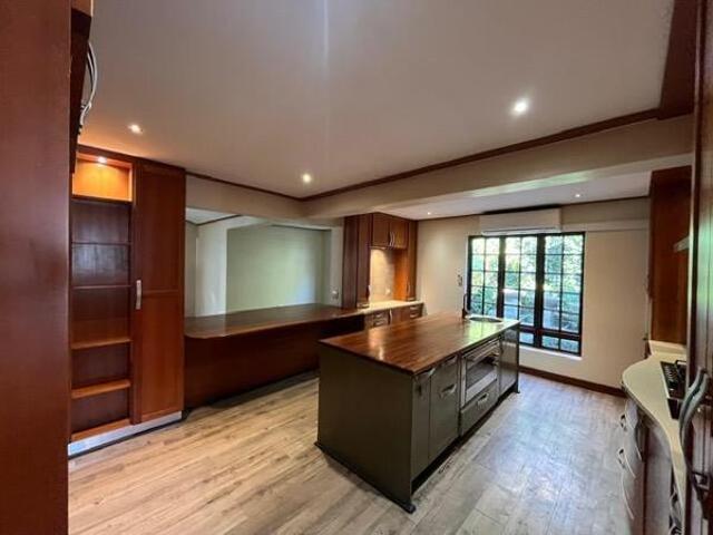 4 Bedroom House in Waterkloof Ridge