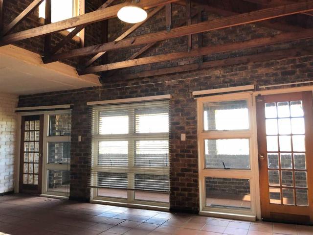 4 Bedroom House in Waterkloof Ridge