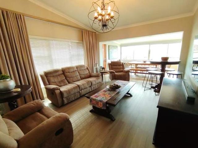 4 Bedroom House in Wavecrest