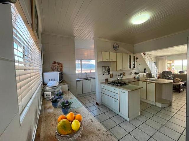 4 Bedroom House in Wavecrest